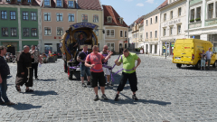 p1270287-loeber-bierwagenziehen-2013_02