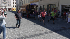 p1270292-loeber-bierwagenziehen-2013_02