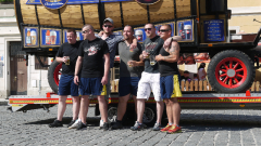 p1270376-loeber-bierwagenziehen-2013_02