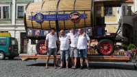 p1270389-loeber-bierwagenziehen-2013_02