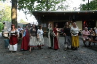 img_1361mittelalterliche_hofepark_zu_schoenbach